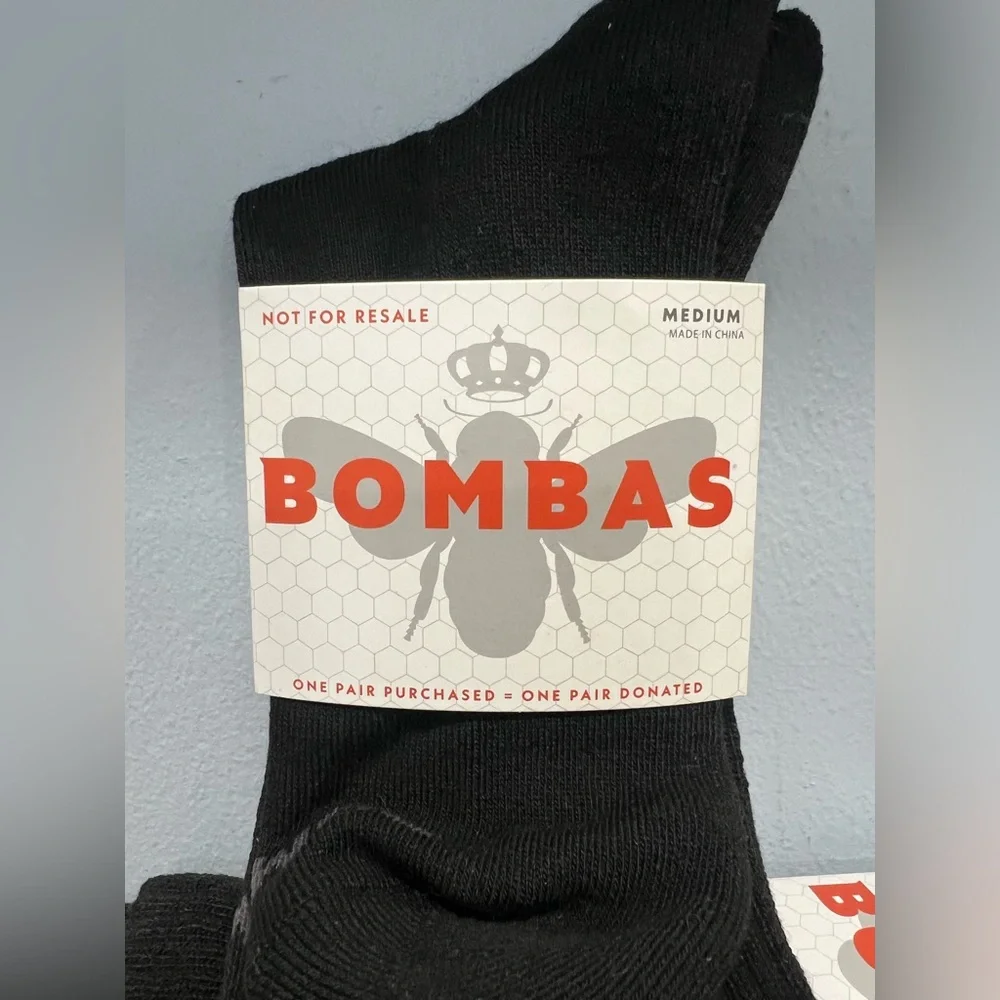 3 BOMBAS NEW Black Unisex Crew Style Socks SIZE MEDIUM Mens 6-9 Womens 8-10.5